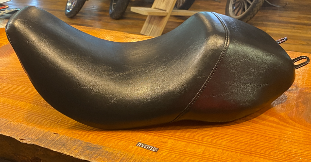 Le Pera Bare Bones Up-Front Short Legs Solo Seat for 2002-2007 Harley Road King