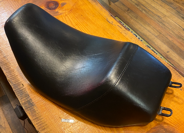 Le Pera Bare Bones Up-Front Short Legs Solo Seat for 2002-2007 Harley Road King