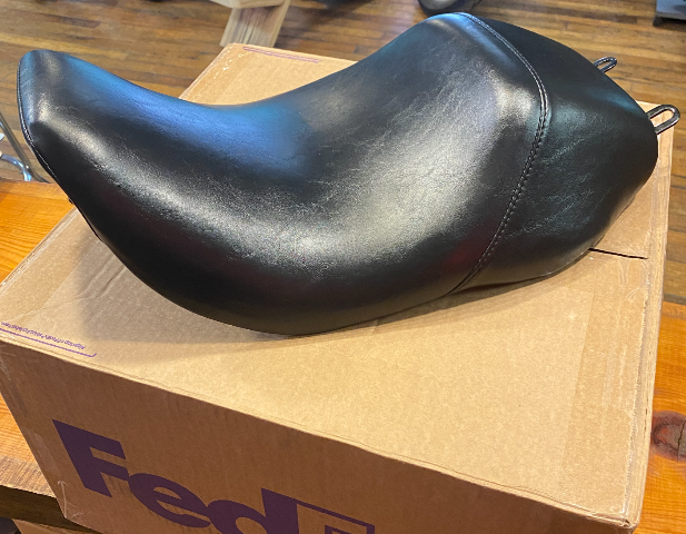 Le Pera Bare Bones Up-Front Short Legs Solo Seat for 2002-2007 Harley Road King