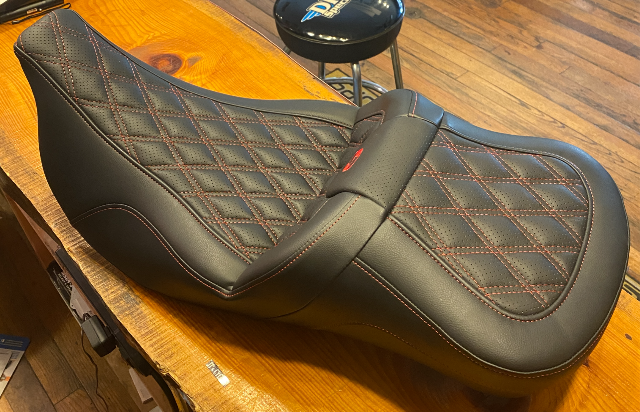 Saddlemen Roadsofa Red Lattice Extended Gel Seat for 2008-2024 Harley Touring