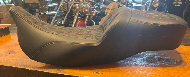 Saddlemen Roadsofa Red Lattice Extended Gel Seat for 2008-2024 Harley Touring