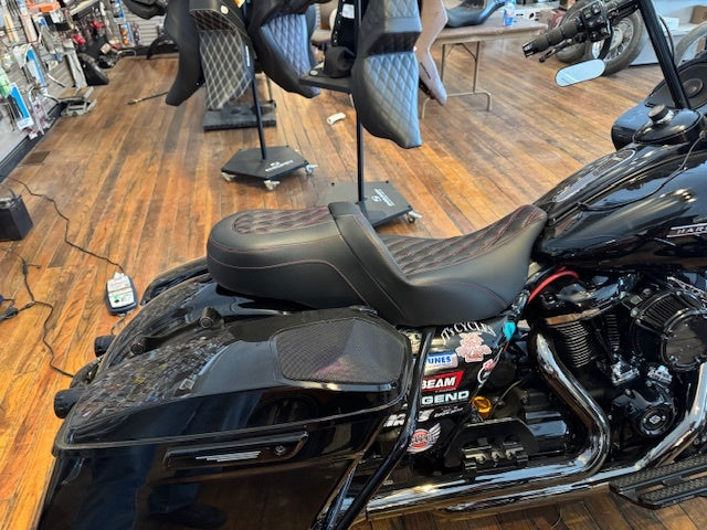 Saddlemen Roadsofa Red Lattice Gel Seat w/ Backrest for 2008-2024 Harley Touring