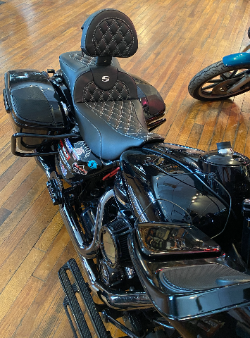 Saddlemen Roadsofa White Lattice Extended Seat w/ Backrest 08-24 Harley Touring