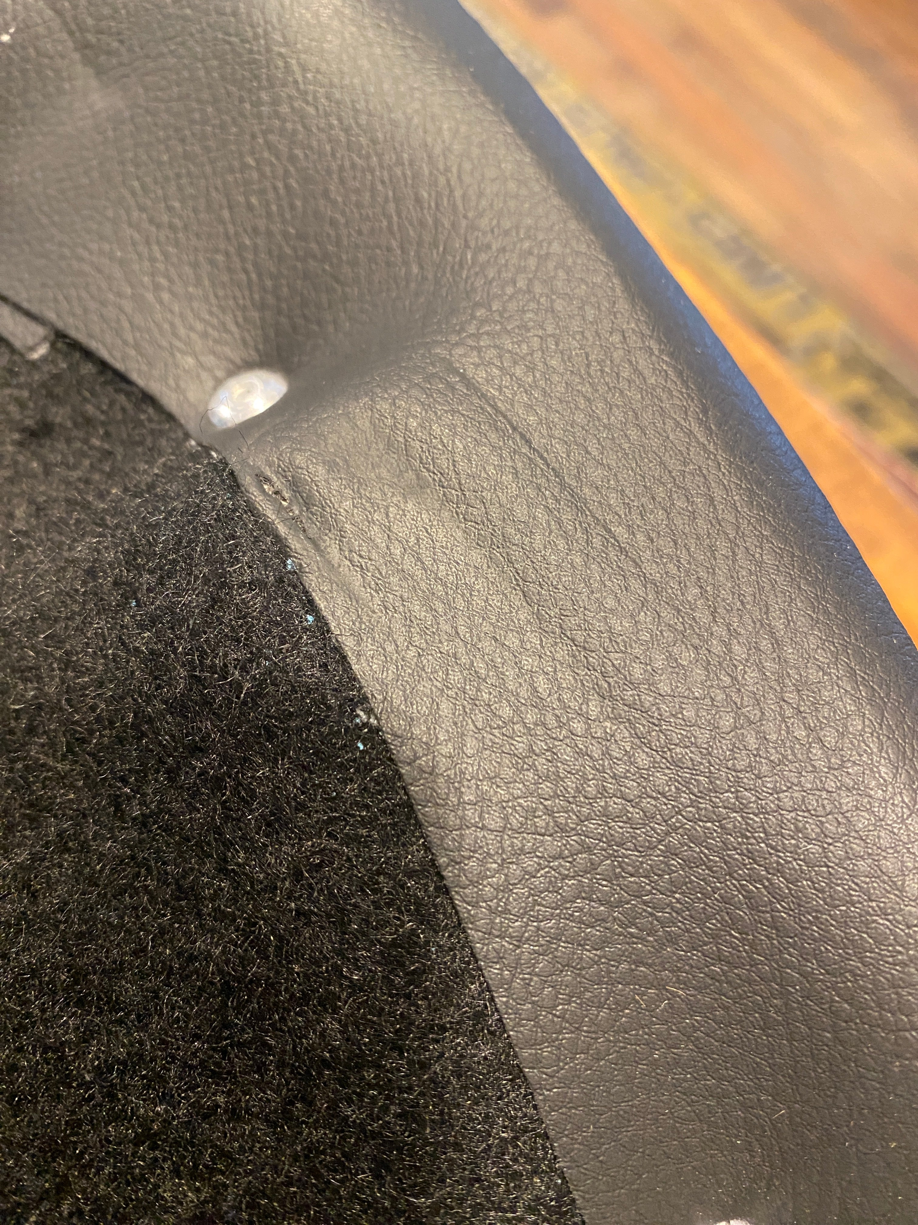 Saddlemen Roadsofa Carbon Lattice Gelcore Seat for 2008-2024 Harley Touring