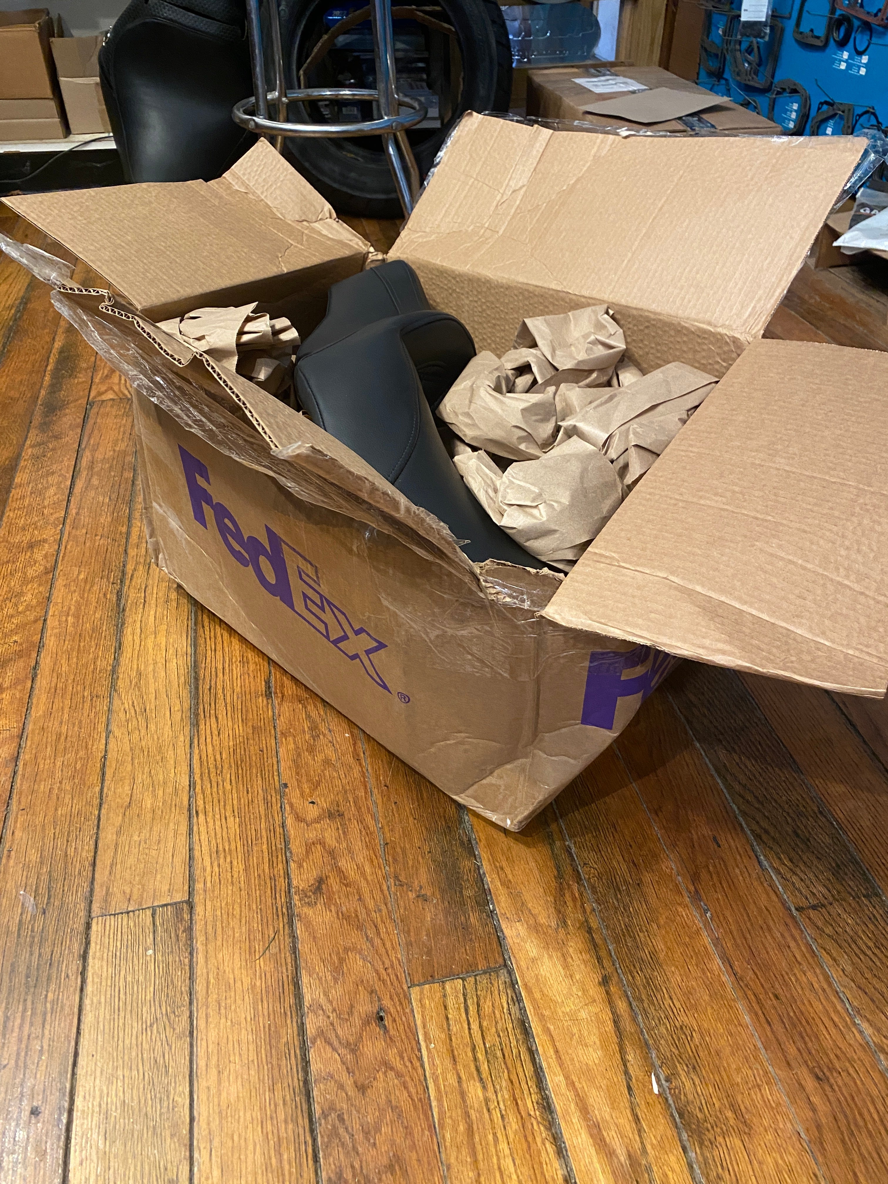 Saddlemen Roadsofa Carbon Lattice Gelcore Seat for 2008-2024 Harley Touring