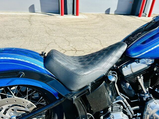 Saddlemen Renegade Lattice Solo Gel Seat for 2011-2017 Harley Softail Slim FLS