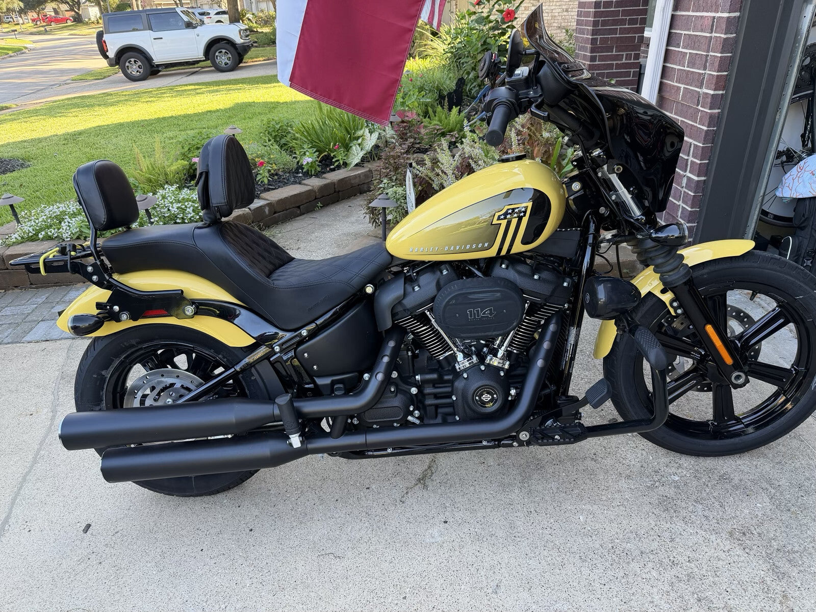 Saddlemen Explorer Lattice Gel Seat & Backrest for 2018-2025 Harley Softail FXBB