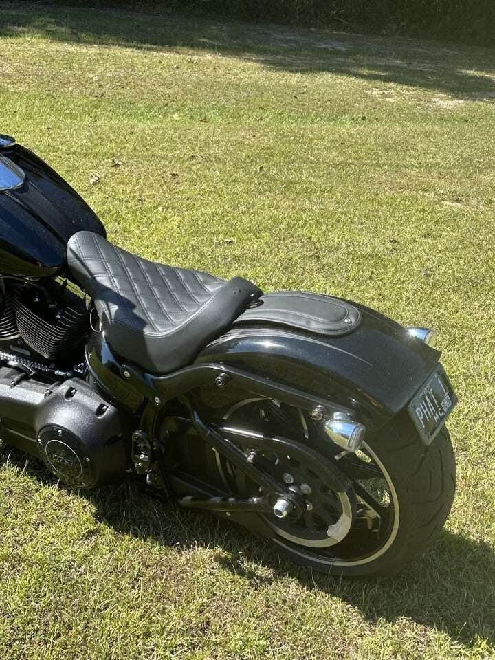 Saddlemen Renegade Solo Gel Seat for 2013-2017 Harley Softail Davidson Breakout