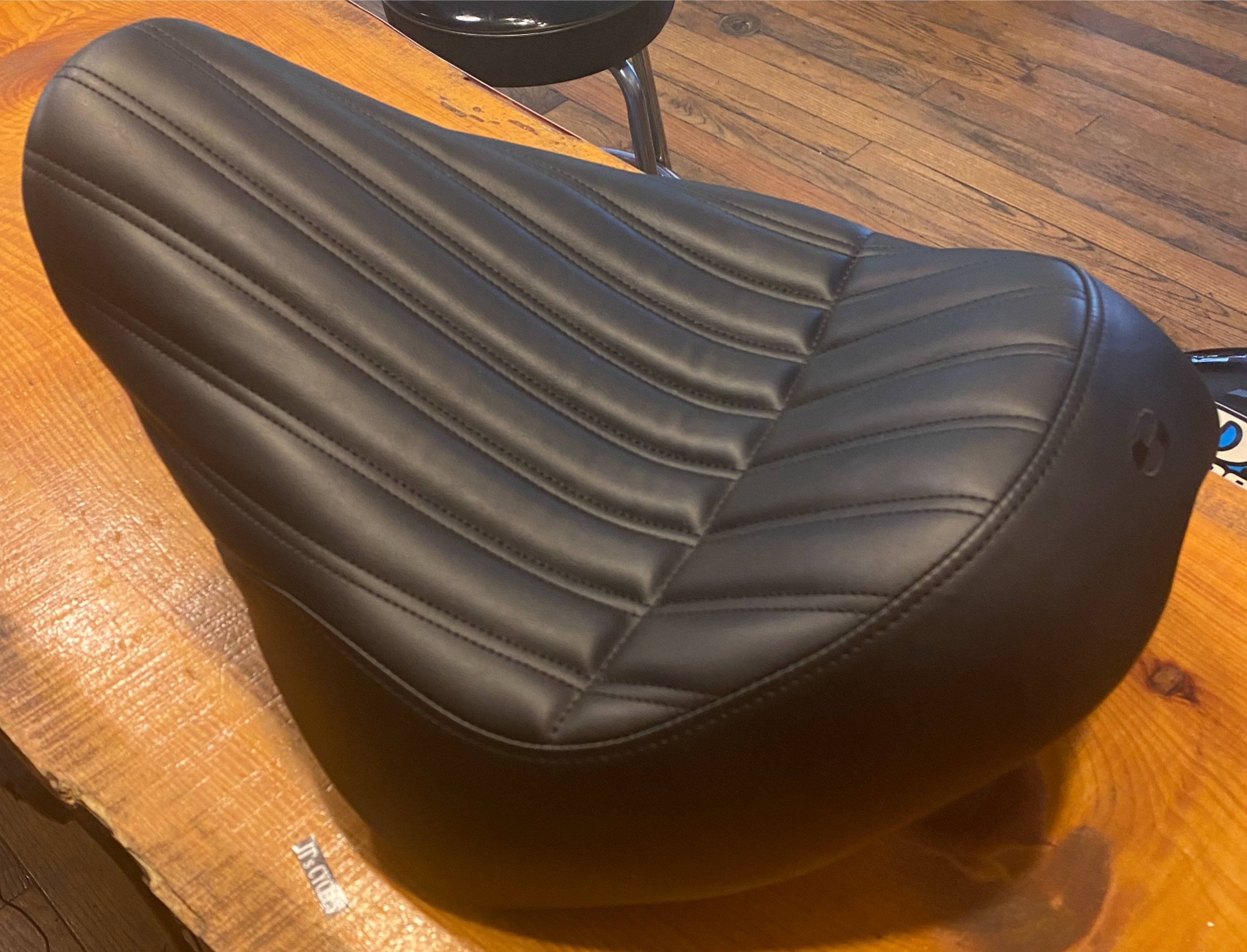 Saddlemen Knuckle Solo Gel Seat for 2018-2025 Harley Softail Breakout Fat Boy