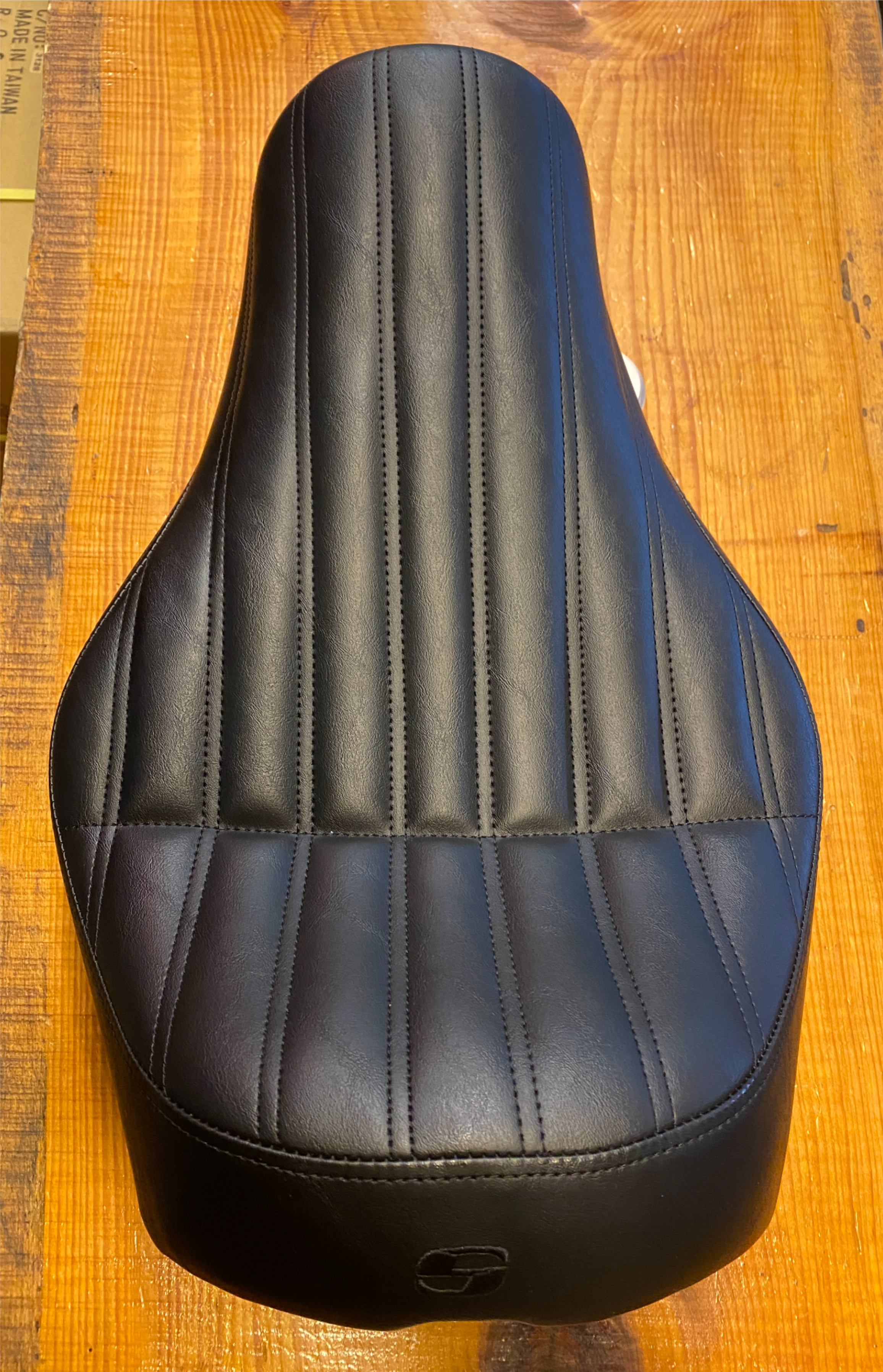 Saddlemen Knuckle Ribbed Solo Seat fits 2018-2025 Harley Softail FXLR FLSB