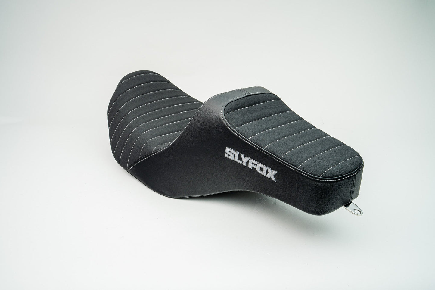 Slyfox Highnoon Classic Stitch Seat fits 2023-2025 Harley Davidson Street Glide