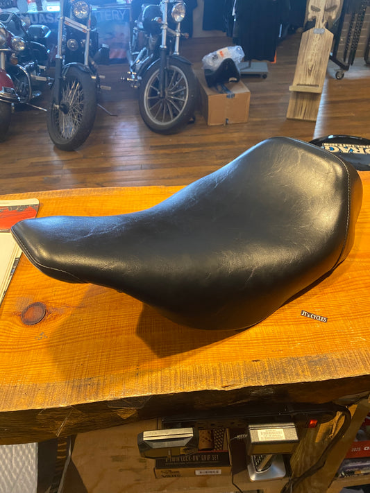 Le Pera Bare Bones Smooth Solo Seat for 2002-2007 Harley Electra Road Glide