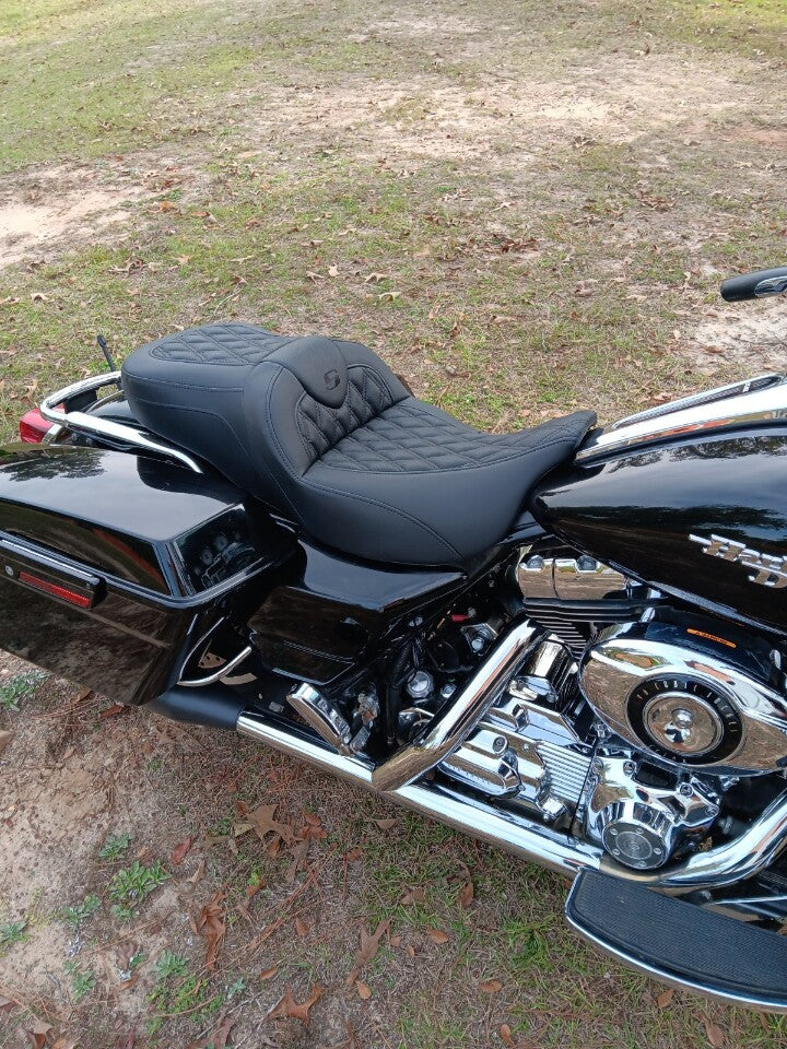 Saddlemen Roadsofa Lattice Stitch Gel Seat for 2008-2025 Harley Touring Models