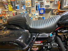 Le Pera Kickflip Daddy Long Leg Pleated Seat 2008-2025 Harley Touring LK-597DLPT