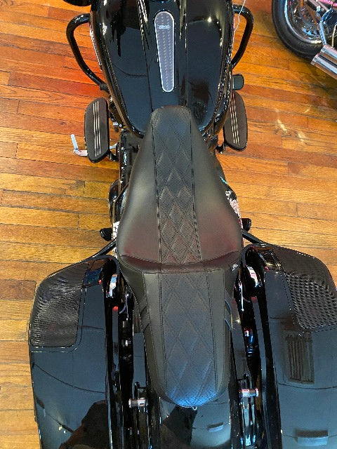 Le Pera Black Outcast Daddy Long Leg Seat 2008-24 Harley Touring 6'+ Tall Rider