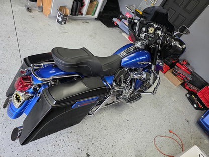 Saddlemen Roadsofa Carbon Fiber Weave Seat for 1997-2007 Harley Touring FLHR