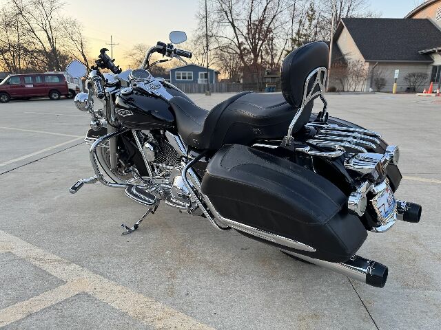 Saddlemen Heated RoadSofa Seat Without Backrest 1997-2007 Harley Touring Models