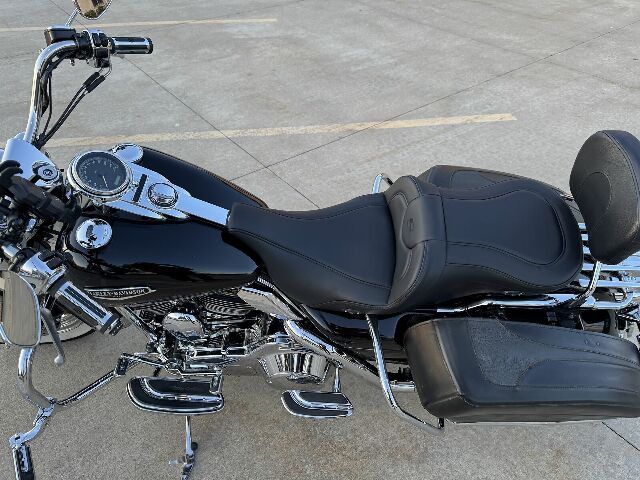 Saddlemen Heated RoadSofa Seat Without Backrest 1997-2007 Harley Touring Models