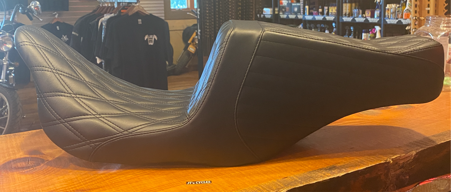 Le Pera Tailwhip Up Front Diamond Seat fits 2008-2024 Harley Touring LKU-587DD