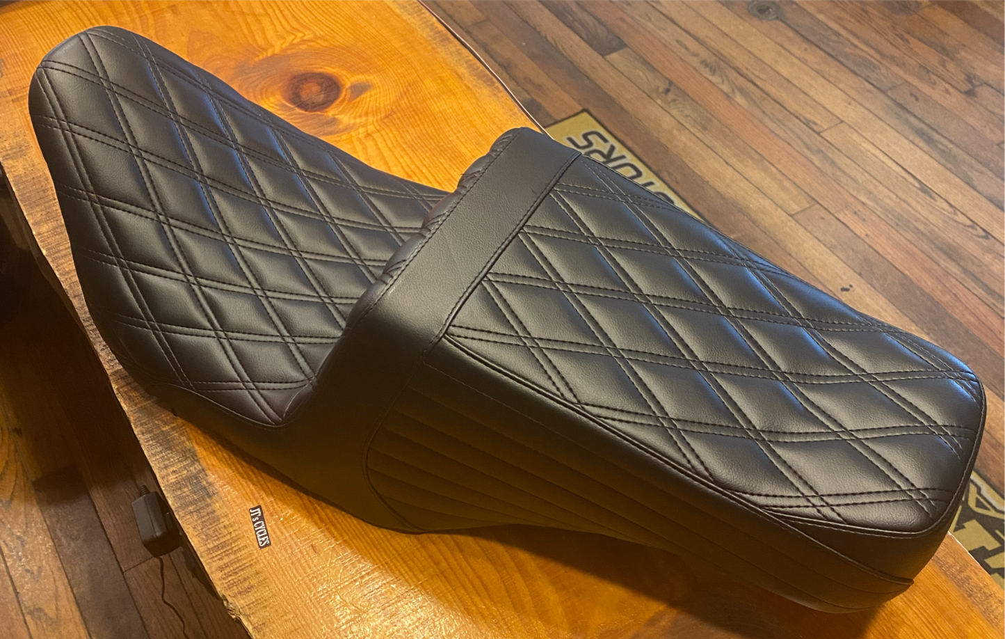 Le Pera Tailwhip Up Front Diamond Seat fits 2008-2024 Harley Touring LKU-587DD