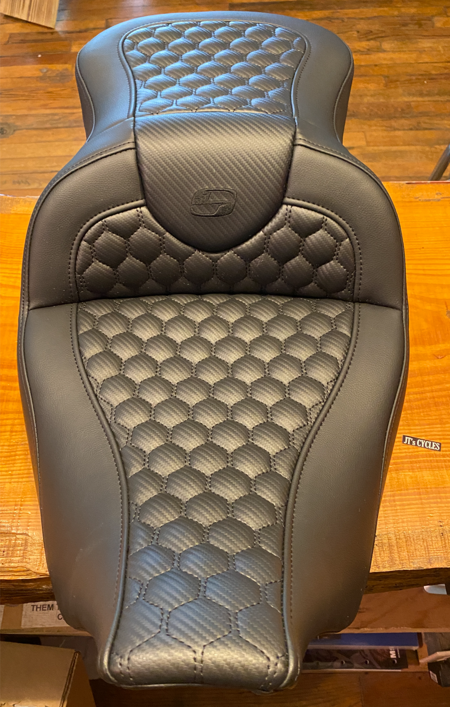 Saddlemen Roadsofa Honeycomb Gelcore Seat for 2008-2024 Harley Touring FLHX FLTR