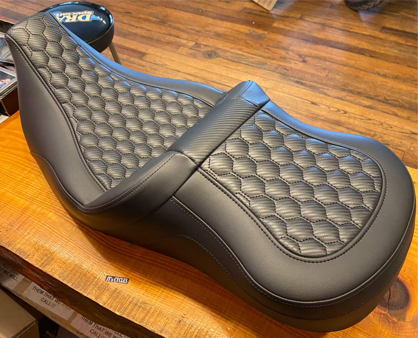 Saddlemen Roadsofa Honeycomb Gelcore Seat for 2008-2024 Harley Touring FLHX FLTR