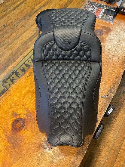 Saddlemen Roadsofa Extended Reach Honeycomb Gel Seat fits 2008-25 Harley Touring