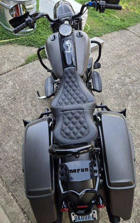 Saddlemen Roadsofa Dark Gray Lattice Stitch Gel Seat for 2008-24 Harley Touring