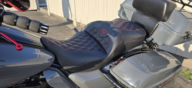 Saddlemen Roadsofa Red Lattice Gel Seat w/ Backrest for 2008-2024 Harley Touring