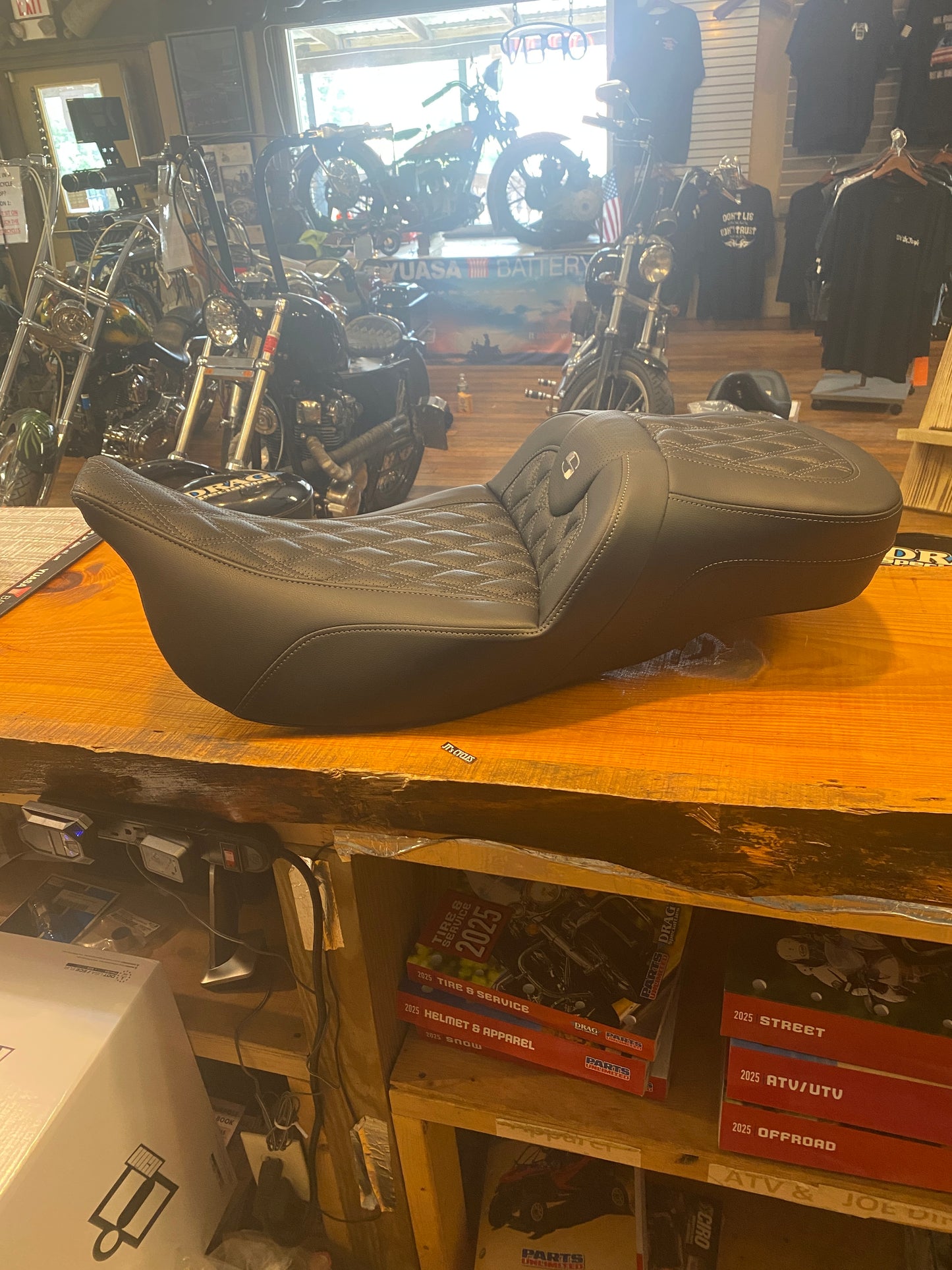 Saddlemen Roadsofa Gray Lattice Extended Seat Backrest 2008-2024 Harley Touring