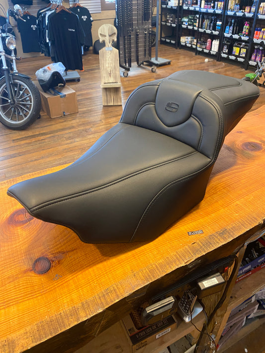 Saddlemen Roadsofa Extended Reach Gel Seat for 2023-2025 Harley Touring M8