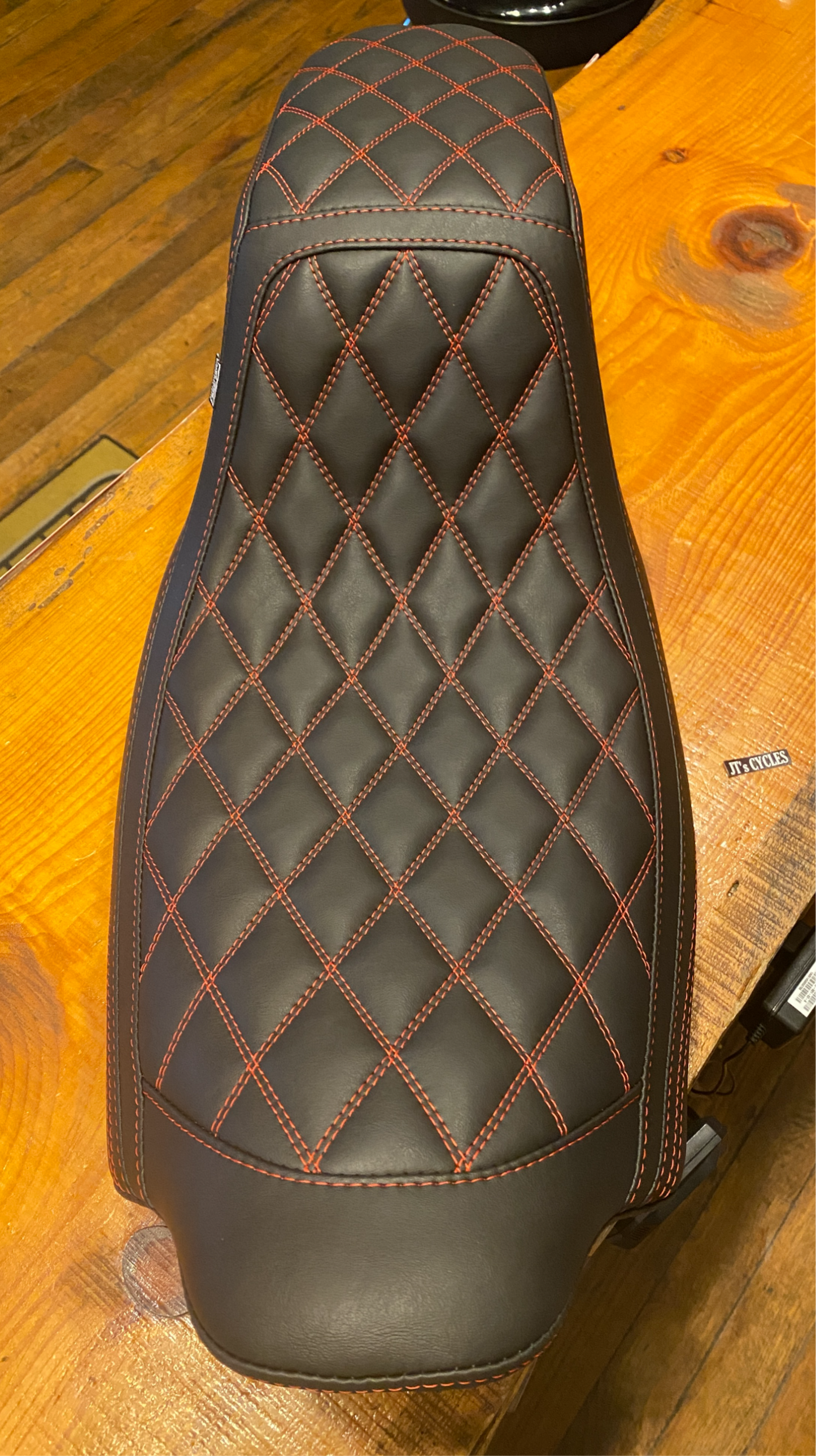 Mustang Squareback Red Diamond Stitch Seat fits 2008-2025 Harley Touring 75299AB