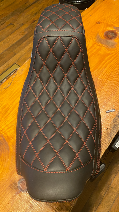 Mustang Squareback Red Diamond Stitch Seat fits 2008-2025 Harley Touring 75299AB