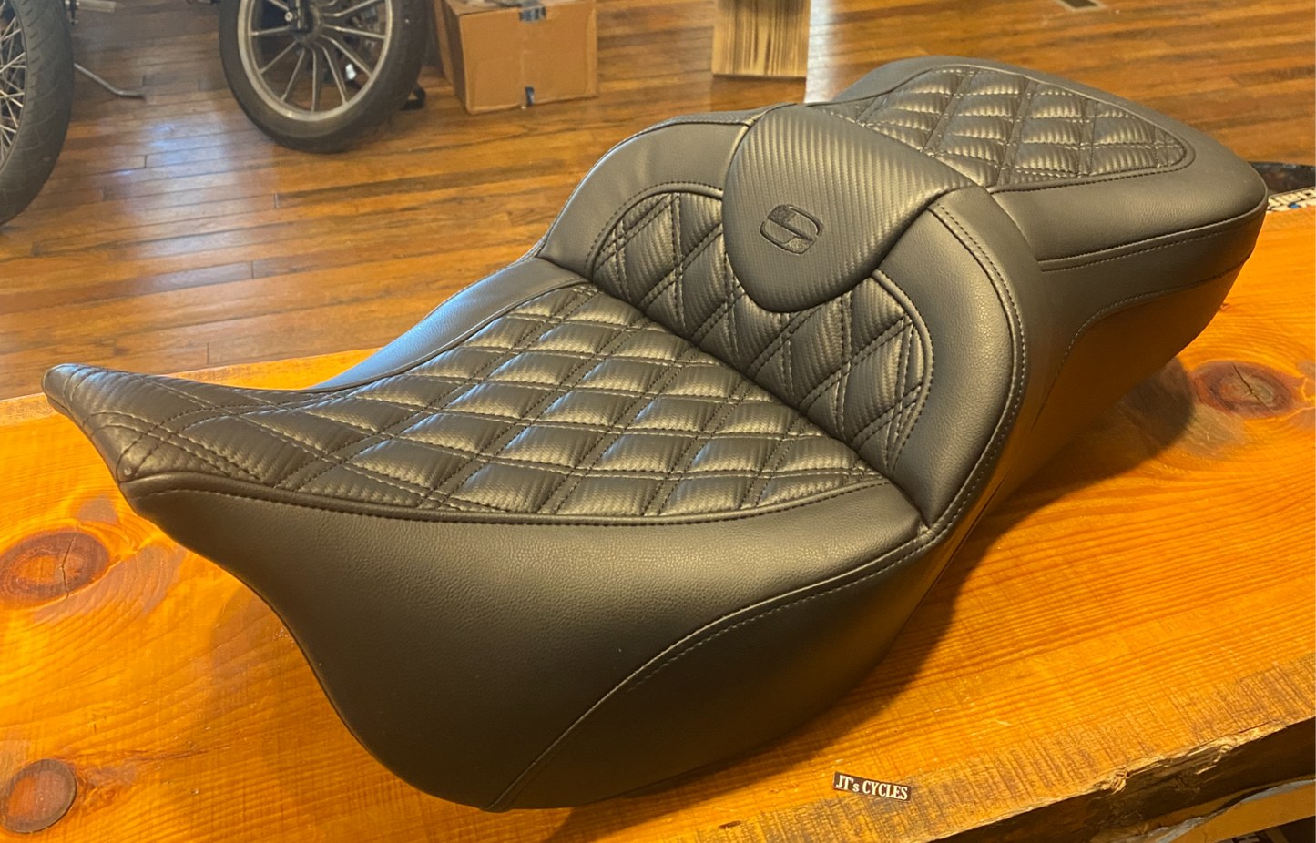 Saddlemen Roadsofa Carbon Lattice Gelcore Seat for 2008-2024 Harley Touring