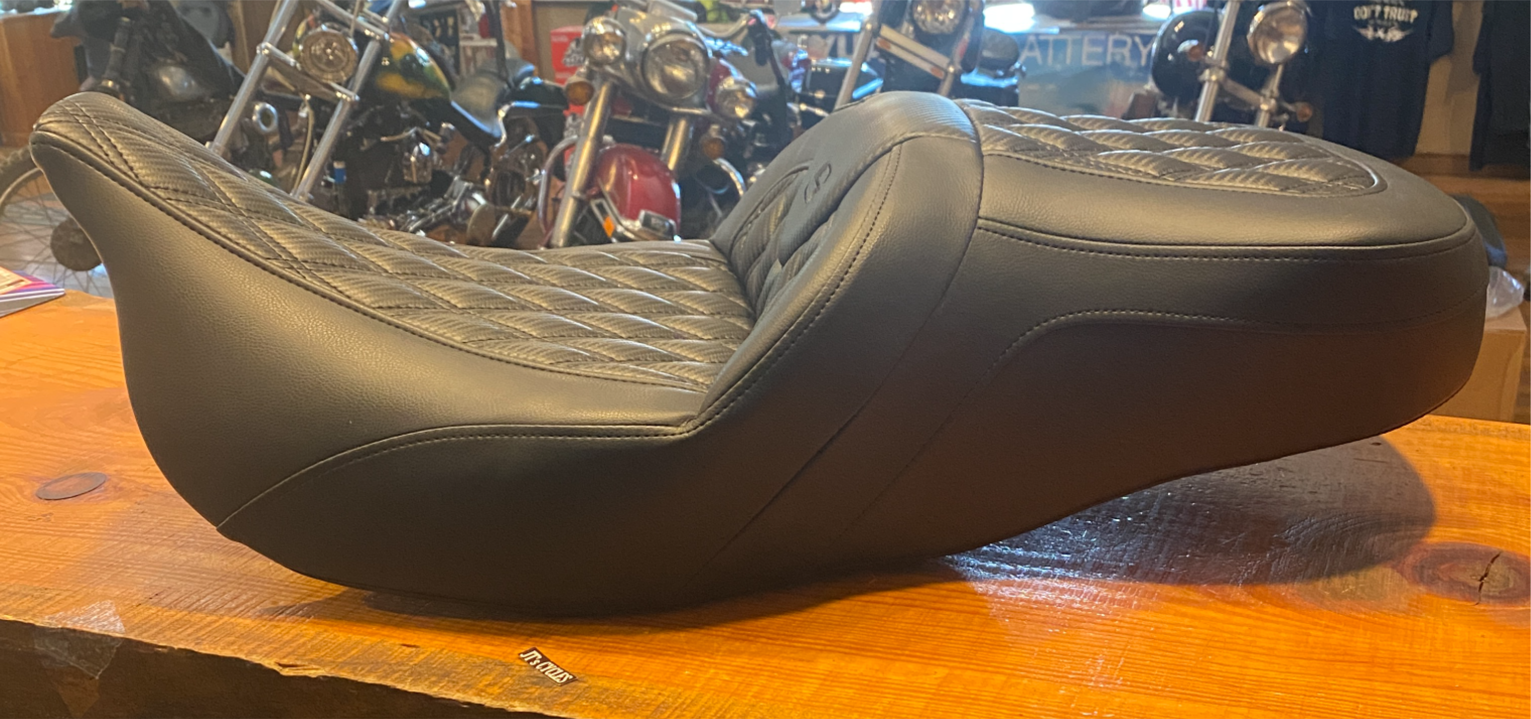 Saddlemen Roadsofa Carbon Lattice Gelcore Seat for 2008-2024 Harley Touring