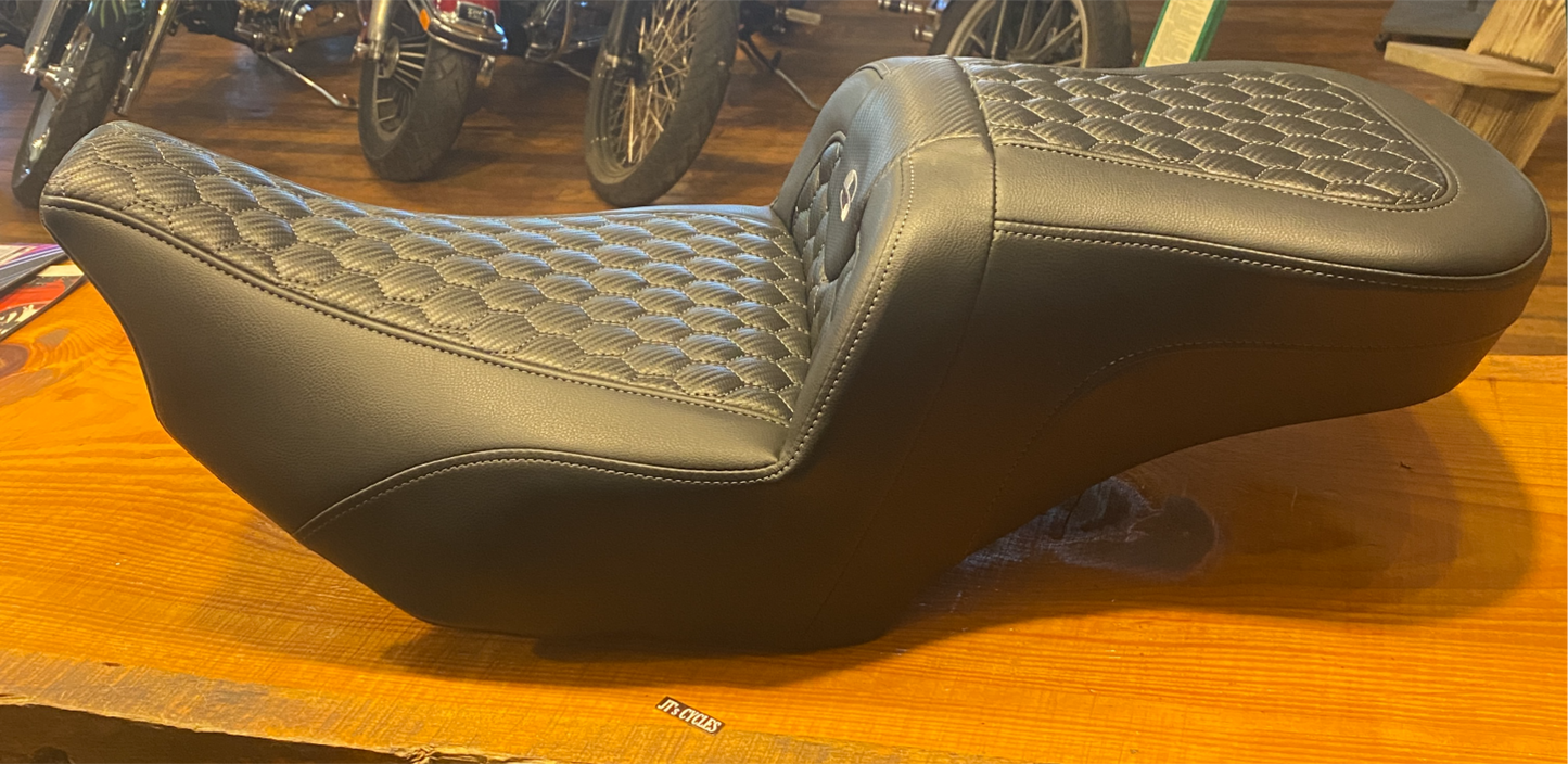 Saddlemen Roadsofa Gray Honeycomb Stitch Gel Seat for 2023-2024 Harley Touring