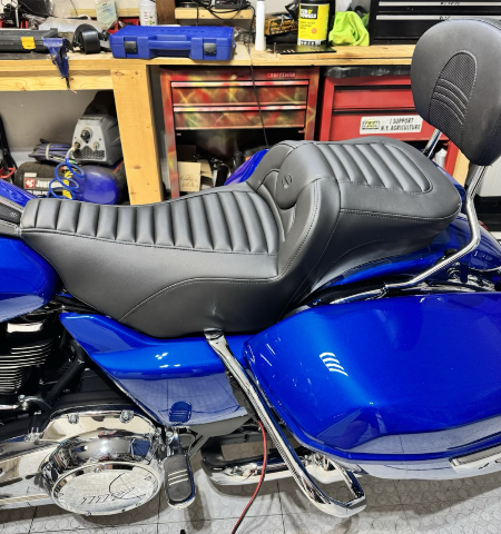 Saddlemen Roadsofa Tuck N Roll Extended Gel Seat fits 2023-2025 Harley Touring