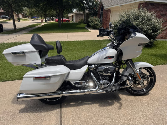 Saddlemen Roadsofa White Lattice Extended Seat w/ Backrest 23-25 Harley Touring