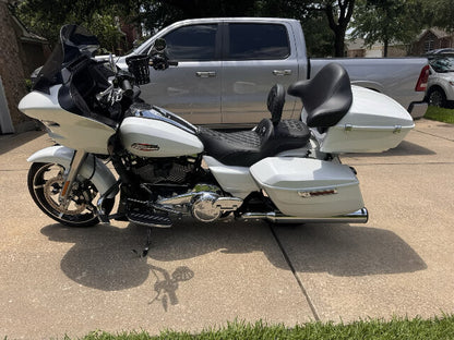 Saddlemen Roadsofa White Lattice Extended Seat w/ Backrest 23-25 Harley Touring