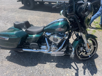 Le Pera Tailwhip Daddy Long Legs Seat for 2023-2025 Harley Touring Road Glide