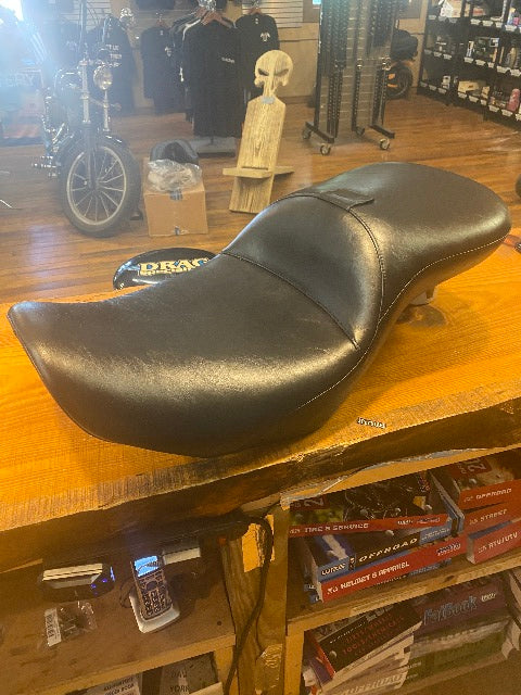 Le Pera Maverick Smooth Daddy Long Legs Seat Backrest for 2023-25 Harley Touring
