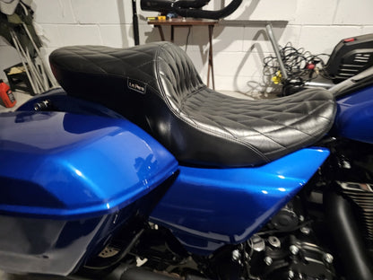 Le Pera Maverick Comfortable Seat for 2023-2025 Harley Touring Road Street Glide