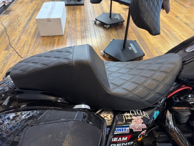 Danny Gray FastIST Pro Series Diamond Airhawk Seat fits 2008-2025 Harley Touring
