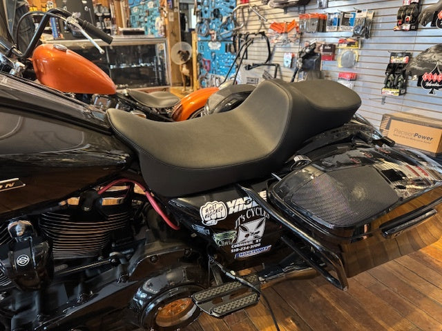 Drag Specialties Predator III Extended Reach +1.5" Seat 2008-2025 Harley Touring