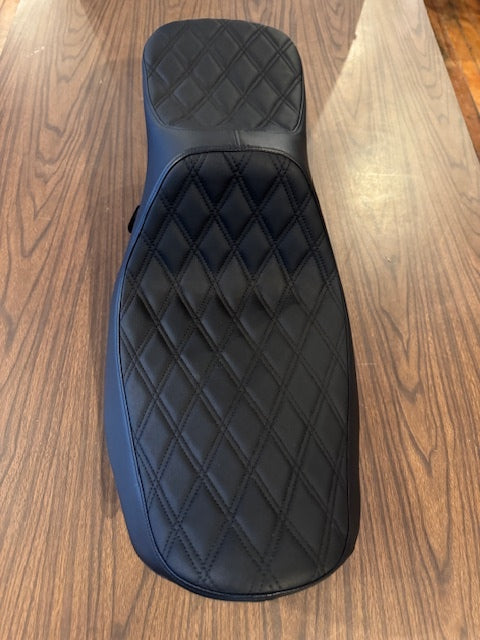 Drag Specialties Predator III Diamond Seat for 2023-25 Harley Touring FLHX FLTR