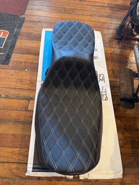 Drag Specialties Predator III Silver Diamond Seat for 2023-2025 Harley Touring