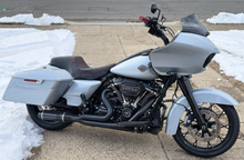 Saddlemen SDC Pro Series Red Lattice Seat for 2023-2026 Harley Road Street Glide