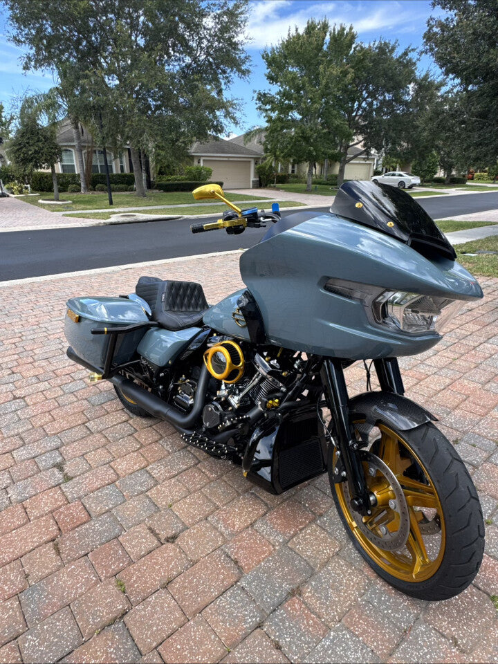 Le Pera Tailwhip Up Front Diamond Seat fits 2023-2025 Harley Touring FLHX FLTR