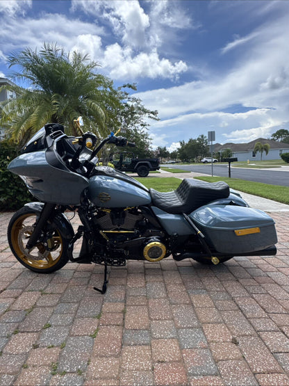 Le Pera Tailwhip Up Front Diamond Seat fits 2023-2025 Harley Touring FLHX FLTR