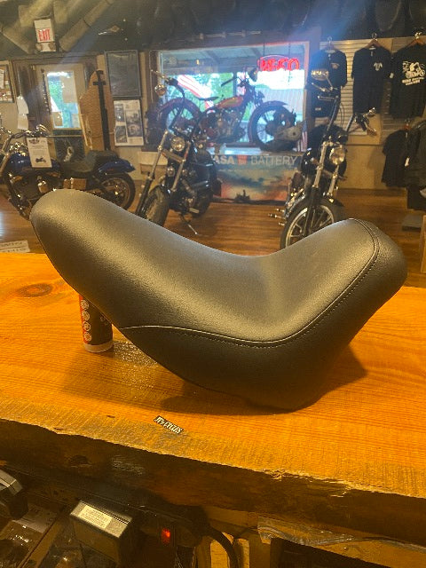 Saddlemen S3 Super Slammed Solo Seat fits 2006-17 Harley Softail Heritage Deluxe